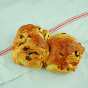 Photo brioche raisin orange bio disponible en click and collect à Brunoy 91