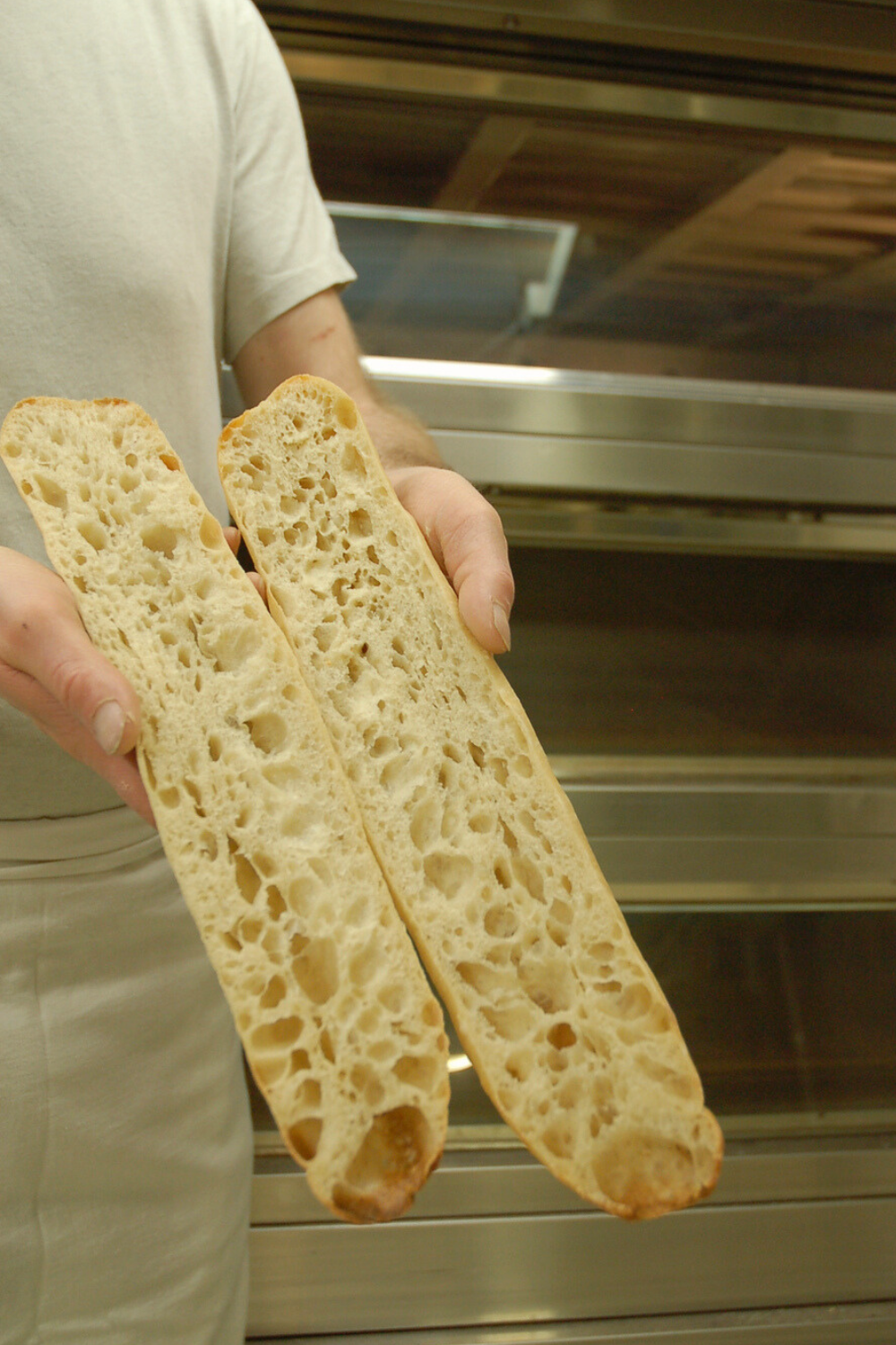 photo d'illustration d'une baguette tradition coupée en deux